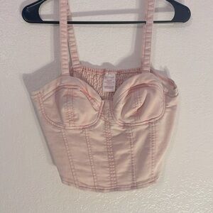 Light pink mini crop